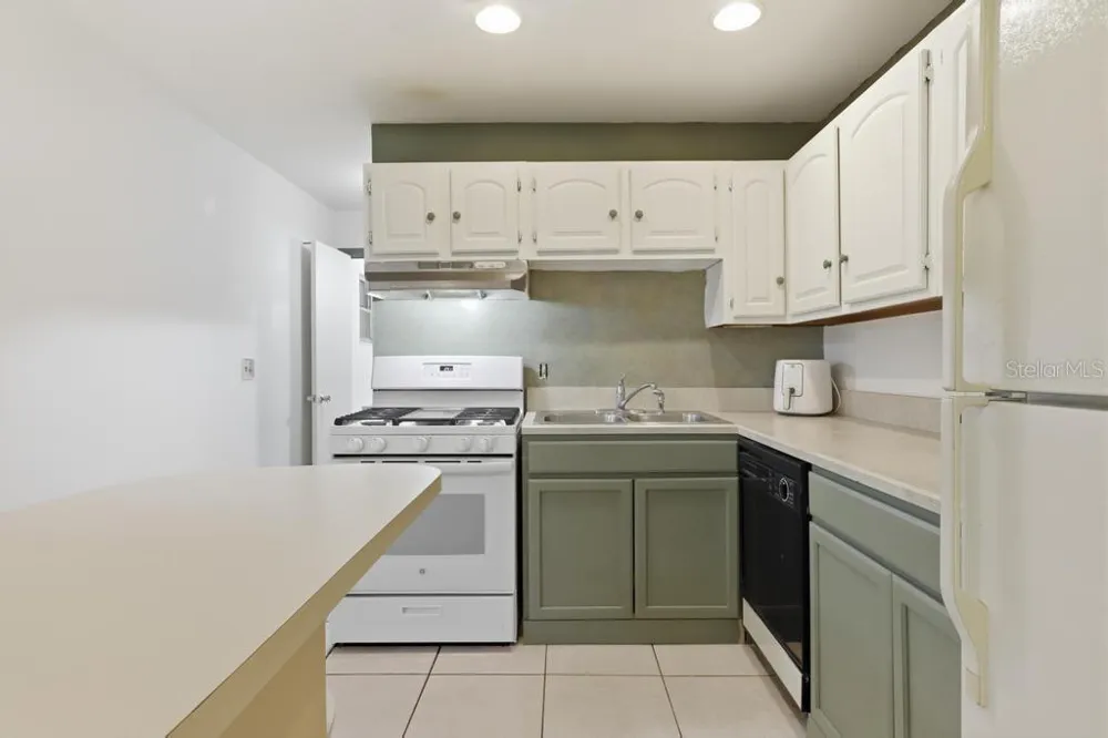 812 W FRANKLIN AVENUE Deland, FL 32720