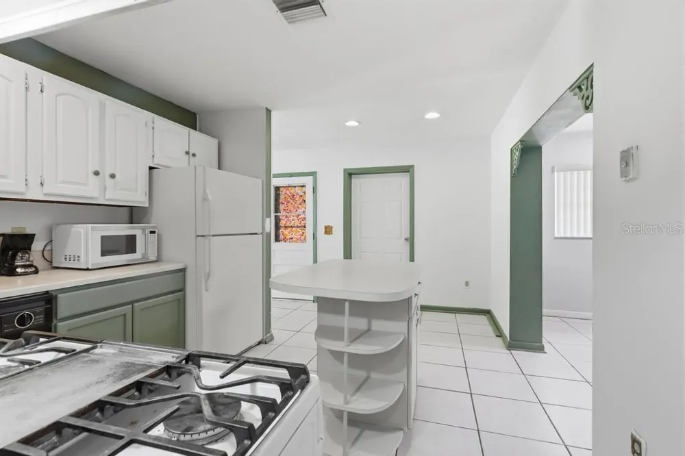 812 W FRANKLIN AVENUE Deland, FL 32720