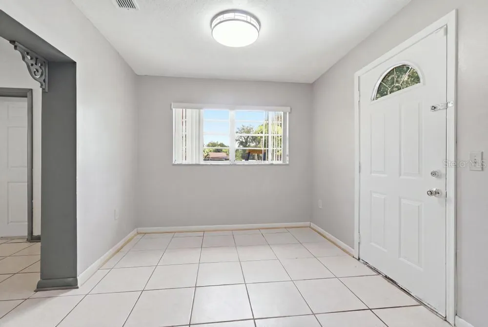 812 W FRANKLIN AVENUE Deland, FL 32720