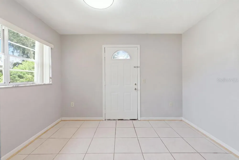 812 W FRANKLIN AVENUE Deland, FL 32720