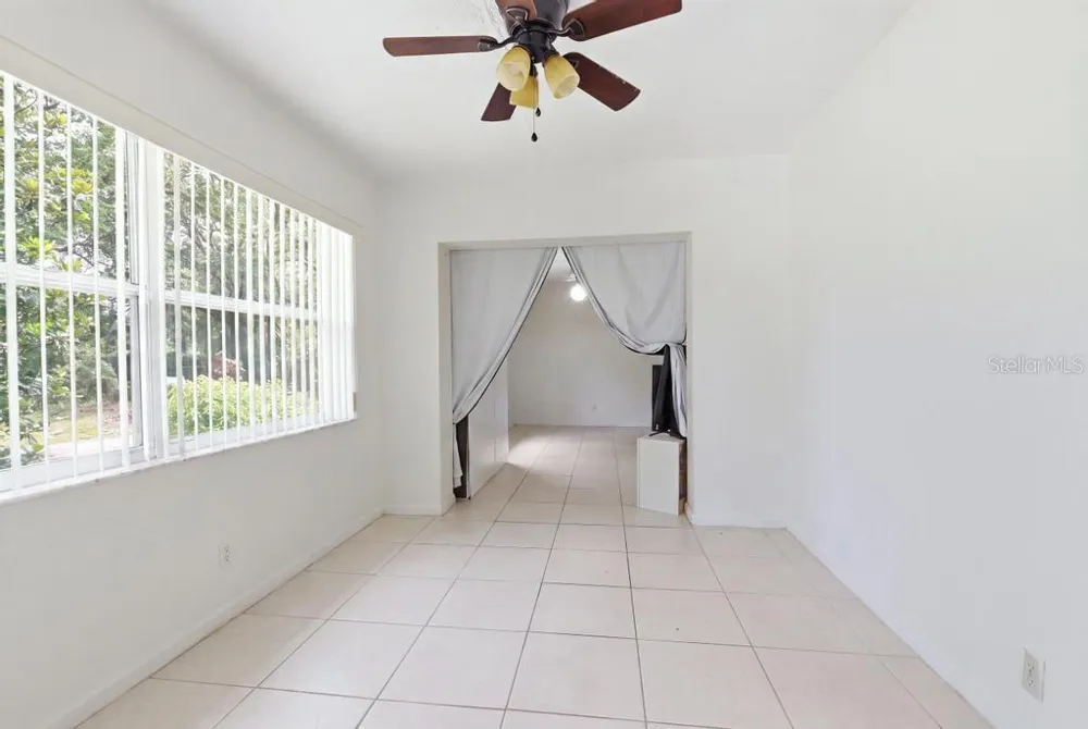 812 W FRANKLIN AVENUE Deland, FL 32720