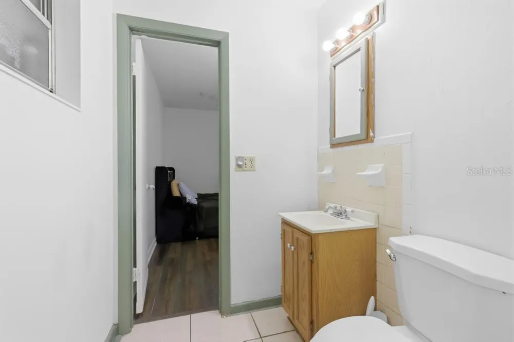 812 W FRANKLIN AVENUE Deland, FL 32720