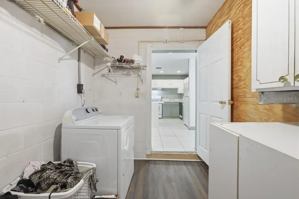 812 W FRANKLIN AVENUE Deland, FL 32720
