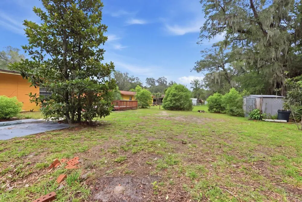 812 W FRANKLIN AVENUE Deland, FL 32720