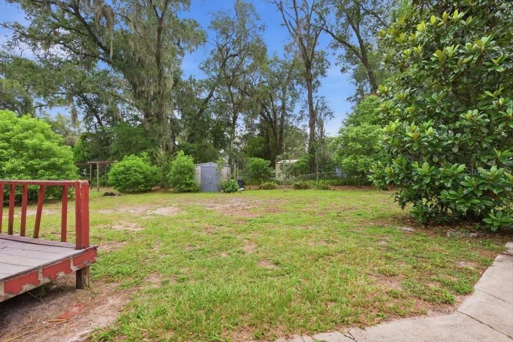 812 W FRANKLIN AVENUE Deland, FL 32720