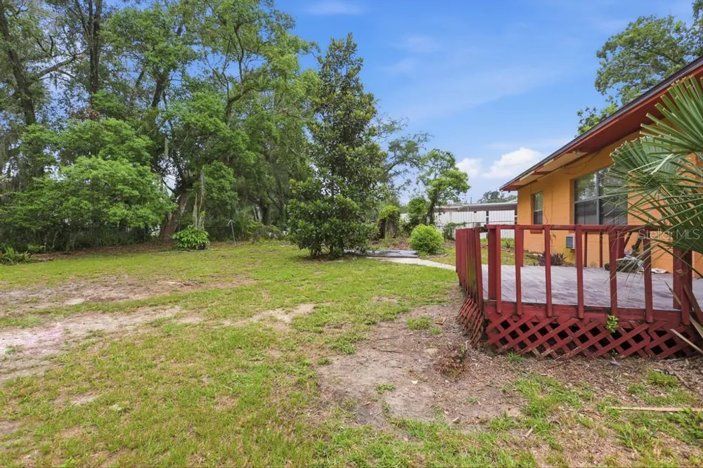 812 W FRANKLIN AVENUE Deland, FL 32720