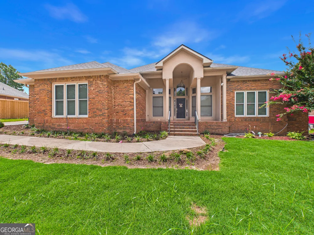 115 Raintree DR Warner Robins, GA 31088