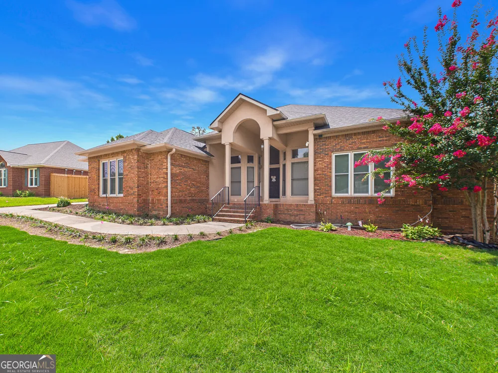 115 Raintree DR Warner Robins, GA 31088