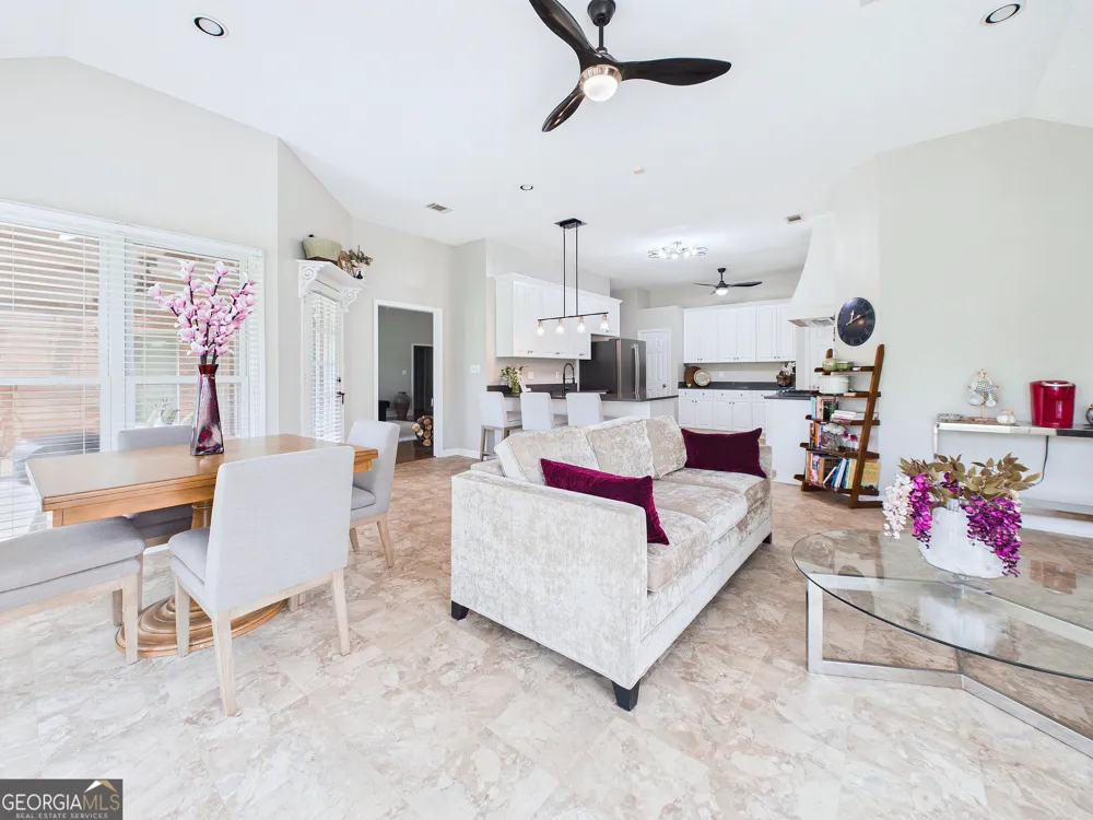 115 Raintree DR Warner Robins, GA 31088