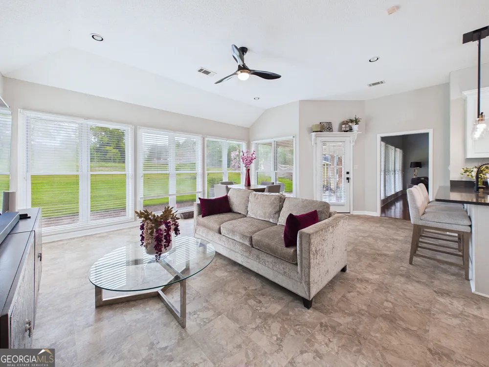 115 Raintree DR Warner Robins, GA 31088