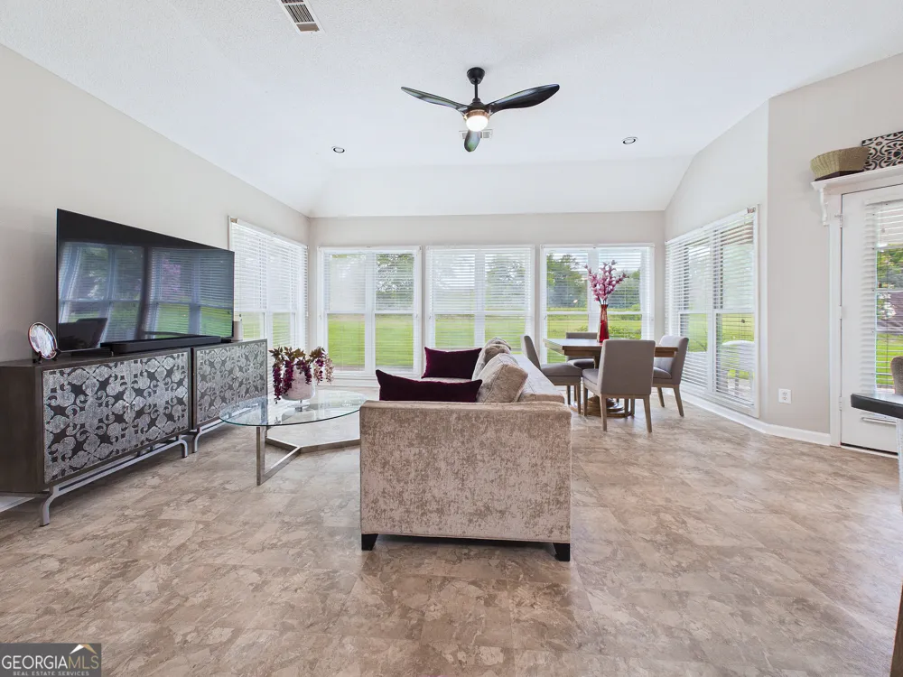 115 Raintree DR Warner Robins, GA 31088