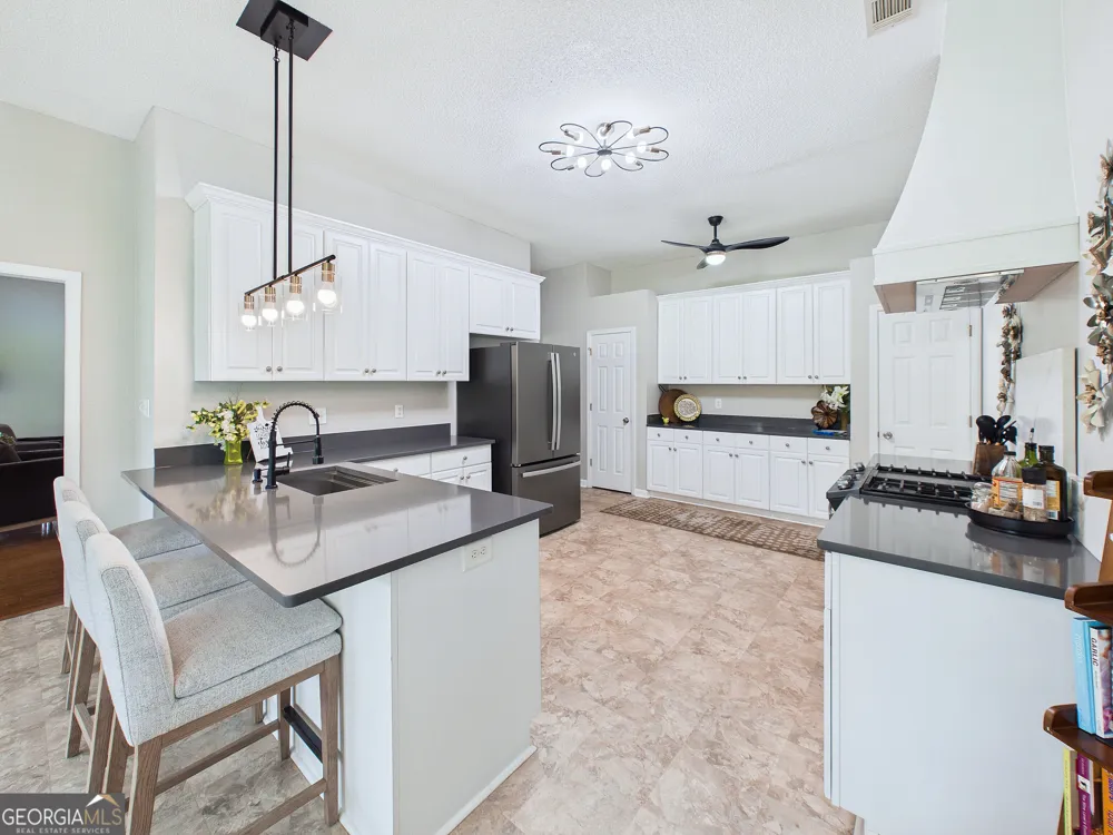 115 Raintree DR Warner Robins, GA 31088