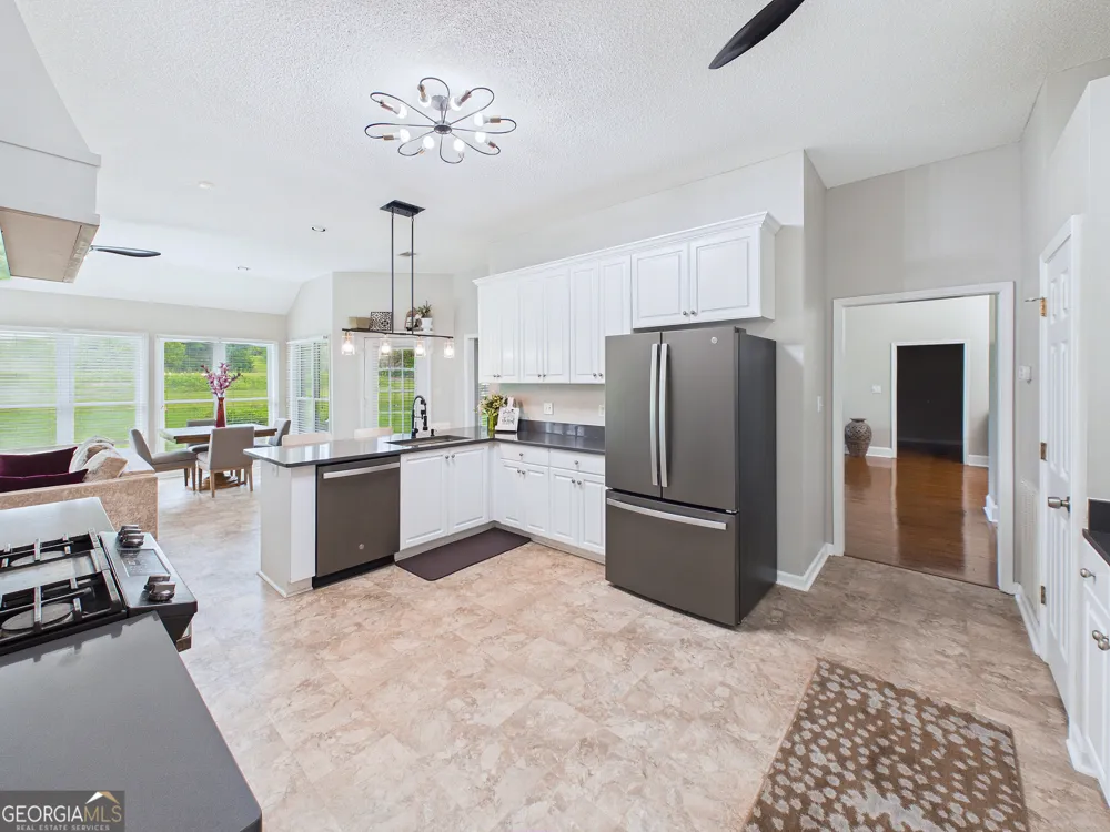 115 Raintree DR Warner Robins, GA 31088