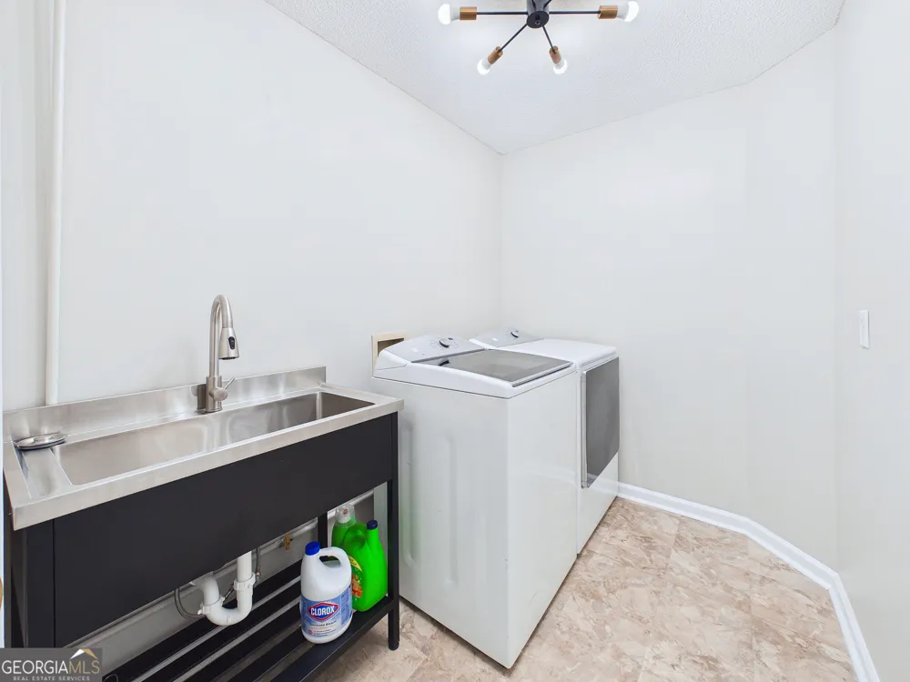 115 Raintree DR Warner Robins, GA 31088