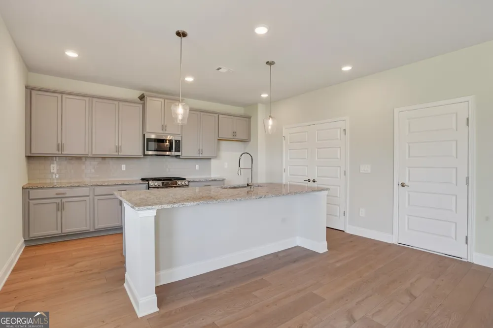 20 Sherwood DR Commerce, GA 30529