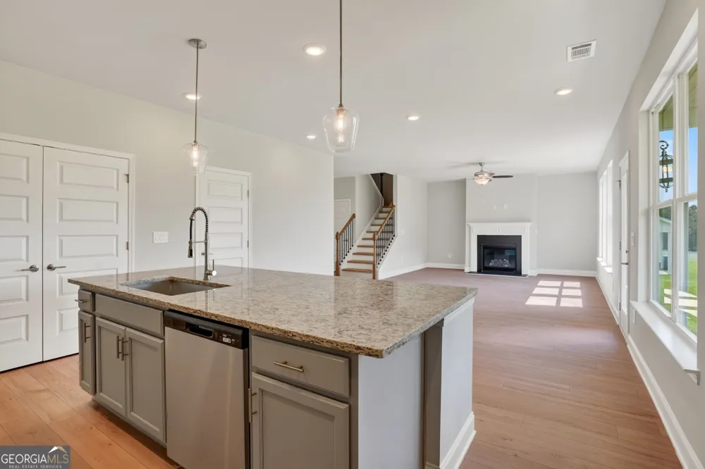 20 Sherwood DR Commerce, GA 30529