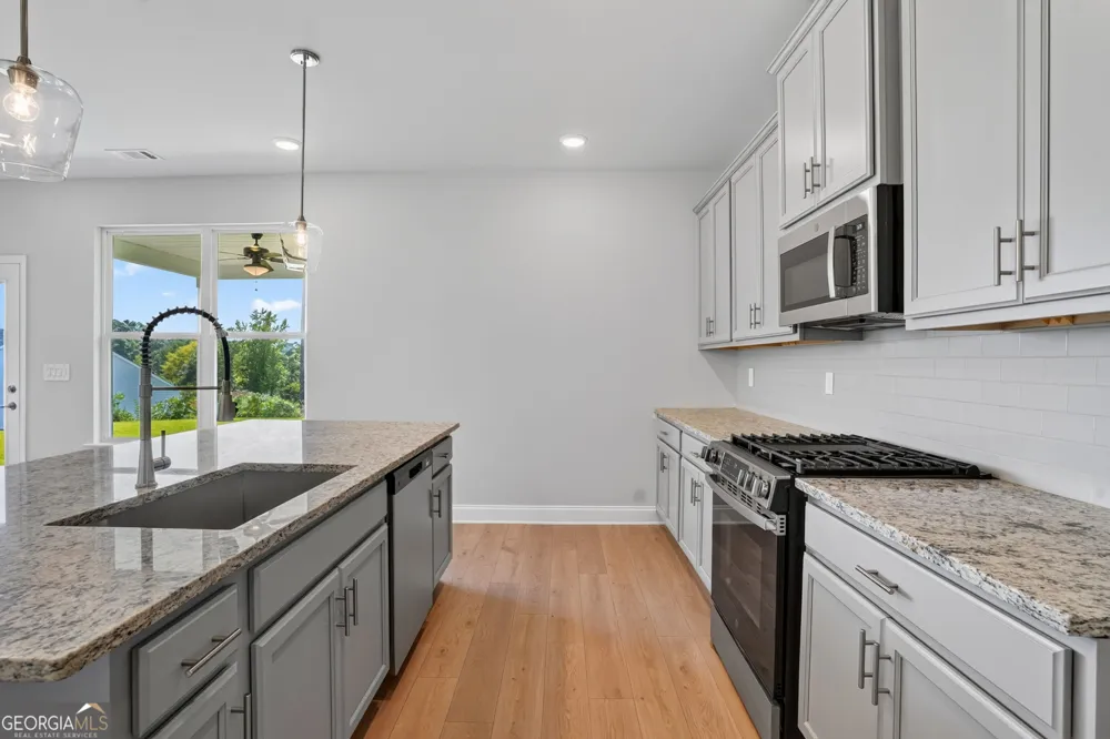 20 Sherwood DR Commerce, GA 30529
