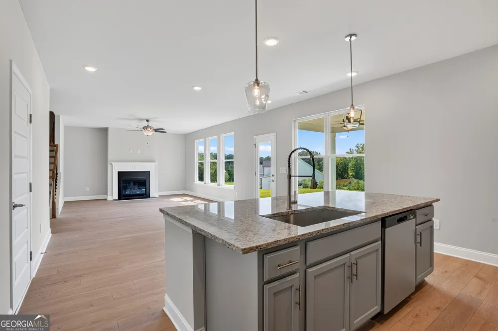 20 Sherwood DR Commerce, GA 30529