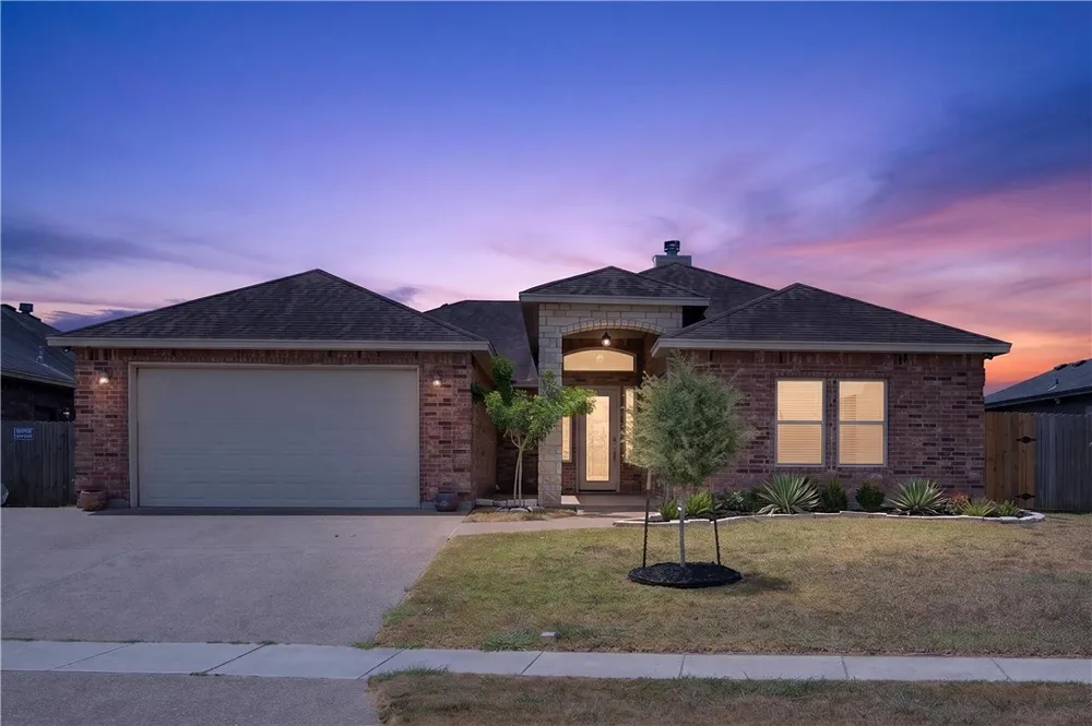 10317 Beverly Hills Drive Corpus Christi, TX 78410