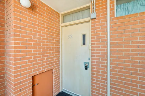4302 Ocean Drive #32