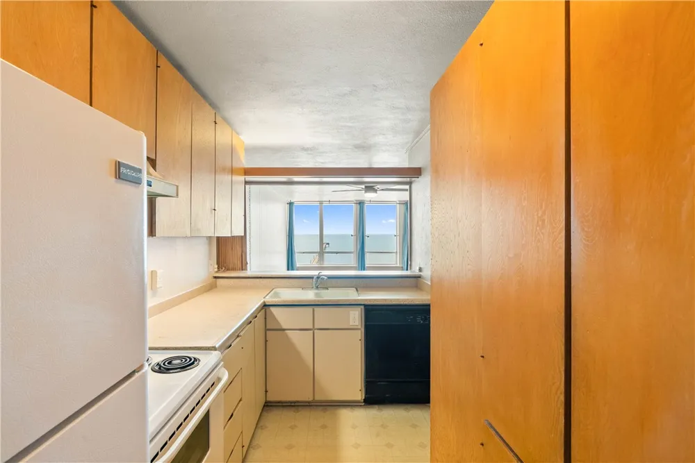 4302 Ocean Drive #32 Corpus Christi, TX 78412
