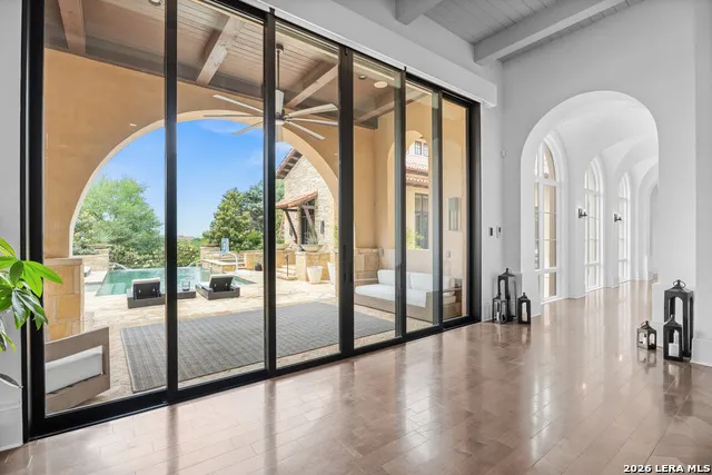 18 Crescent San Antonio, TX 78257