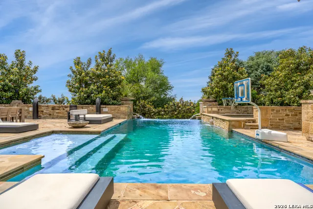 18 Crescent San Antonio, TX 78257
