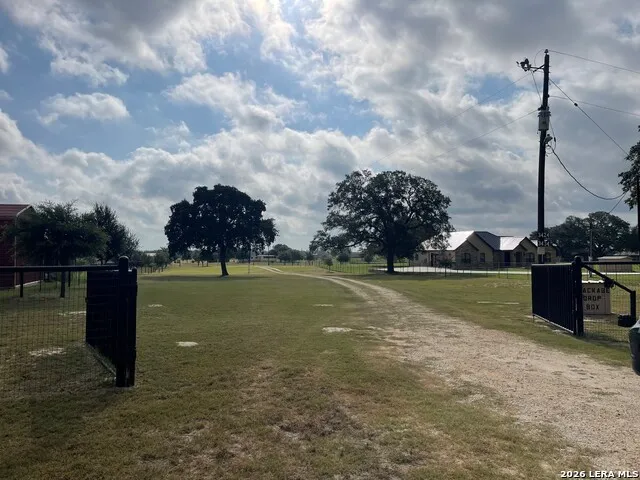 3424 County Road 307 La Vernia, TX 78121