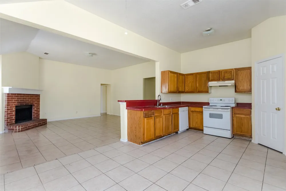 1015 Balkan Drive Lancaster, TX 75134