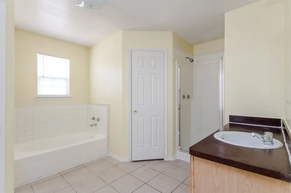 1015 Balkan Drive Lancaster, TX 75134