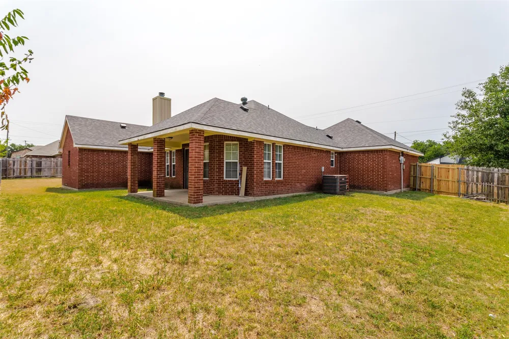 1015 Balkan Drive Lancaster, TX 75134