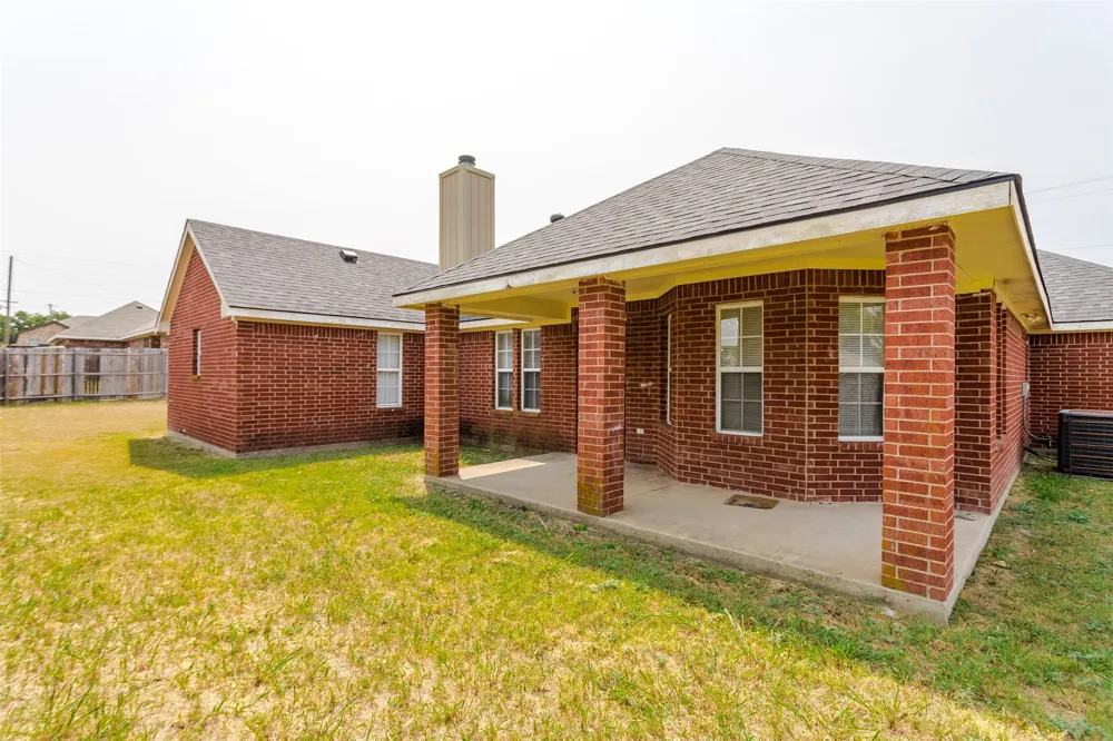 1015 Balkan Drive Lancaster, TX 75134