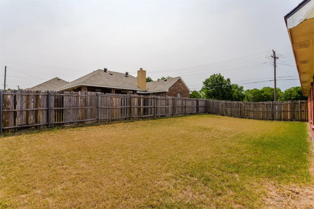 1015 Balkan Drive Lancaster, TX 75134