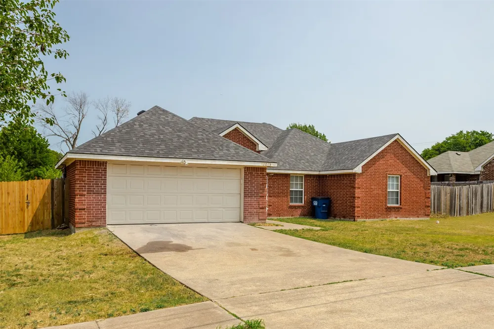 1015 Balkan Drive Lancaster, TX 75134