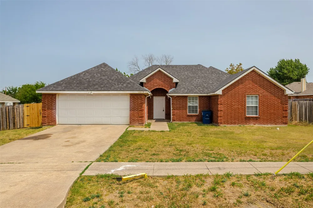 1015 Balkan Drive Lancaster, TX 75134