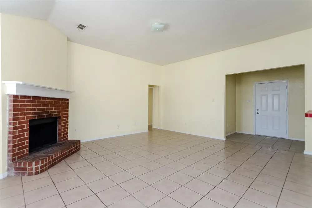 1015 Balkan Drive Lancaster, TX 75134