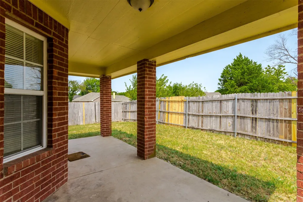 1015 Balkan Drive Lancaster, TX 75134