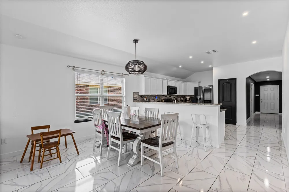 1612 Ambercrest Drive Lancaster, TX 75146
