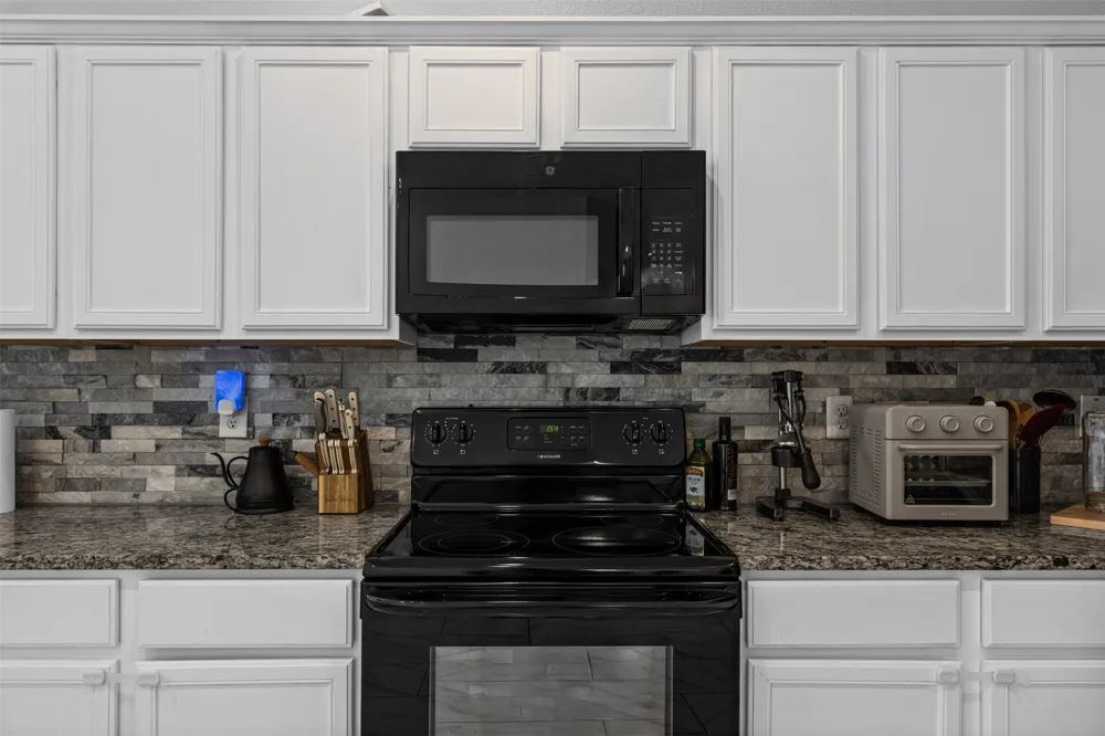 1612 Ambercrest Drive Lancaster, TX 75146