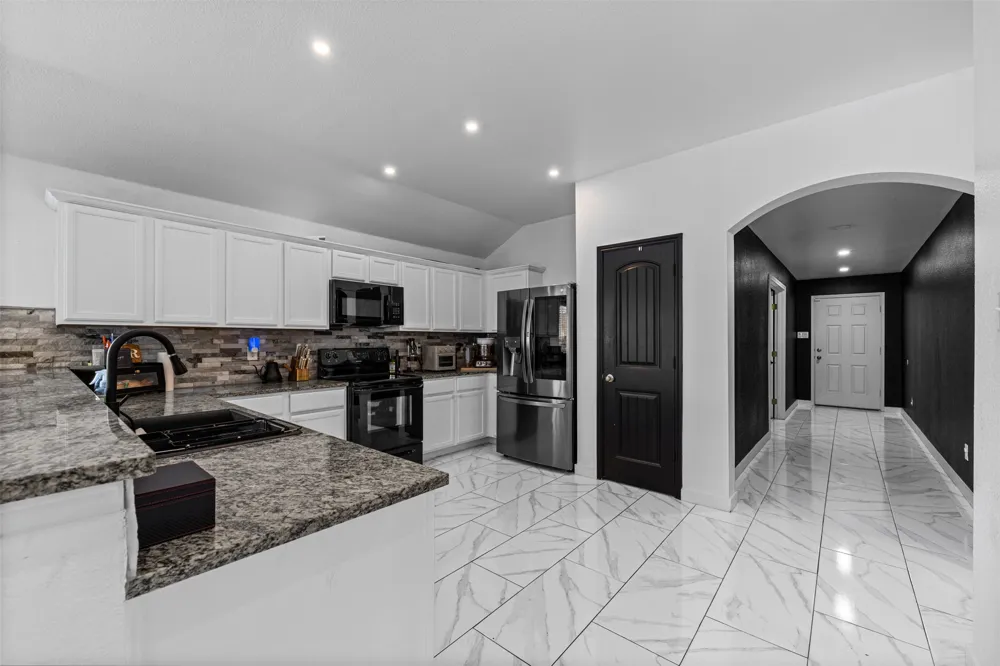 1612 Ambercrest Drive Lancaster, TX 75146