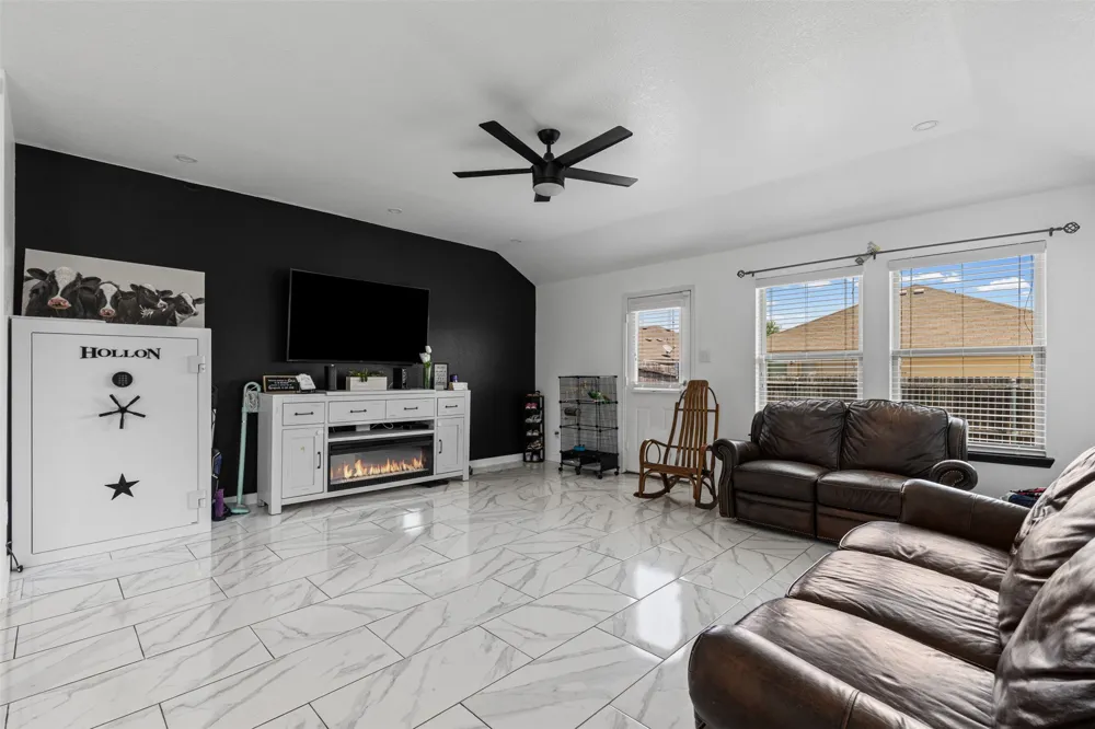 1612 Ambercrest Drive Lancaster, TX 75146