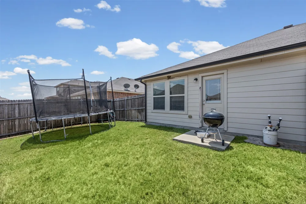 1612 Ambercrest Drive Lancaster, TX 75146