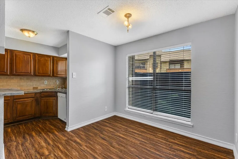 1908 Cloisters Drive #511 Arlington, TX 76011