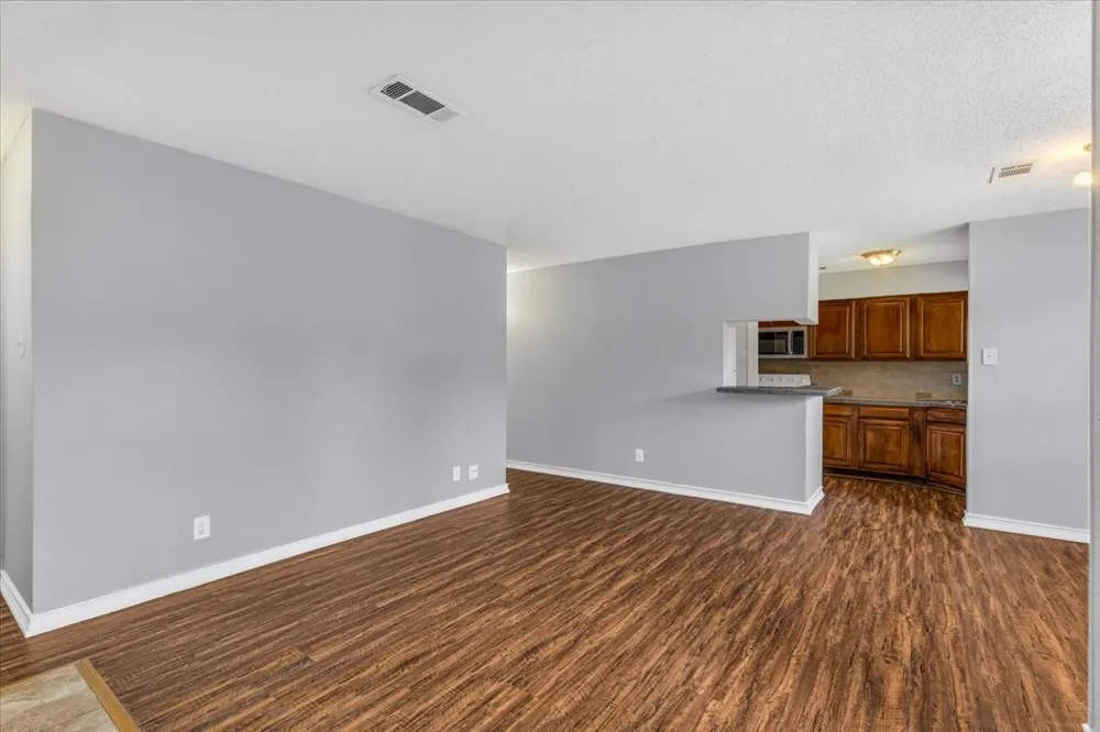 1908 Cloisters Drive #511 Arlington, TX 76011