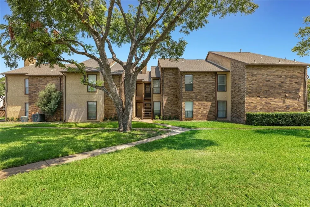 1908 Cloisters Drive #511 Arlington, TX 76011