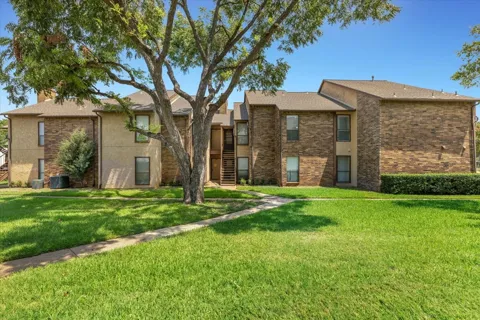 1908 Cloisters Drive #511