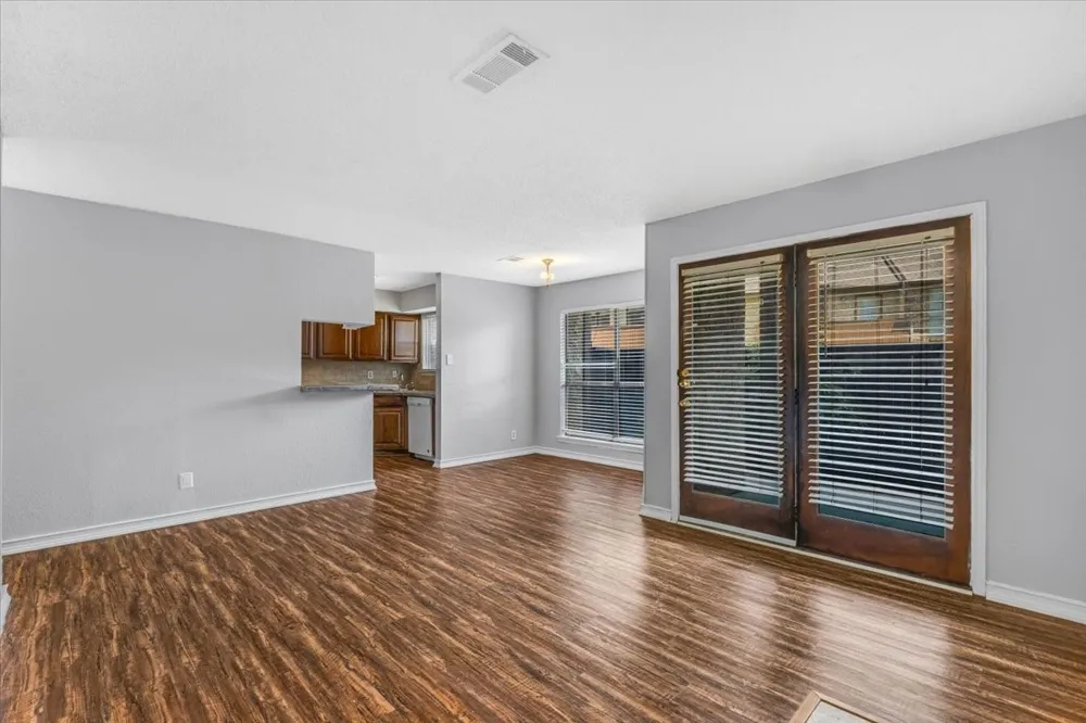 1908 Cloisters Drive #511 Arlington, TX 76011
