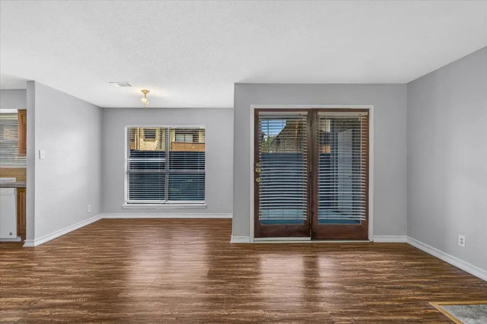 1908 Cloisters Drive #511 Arlington, TX 76011