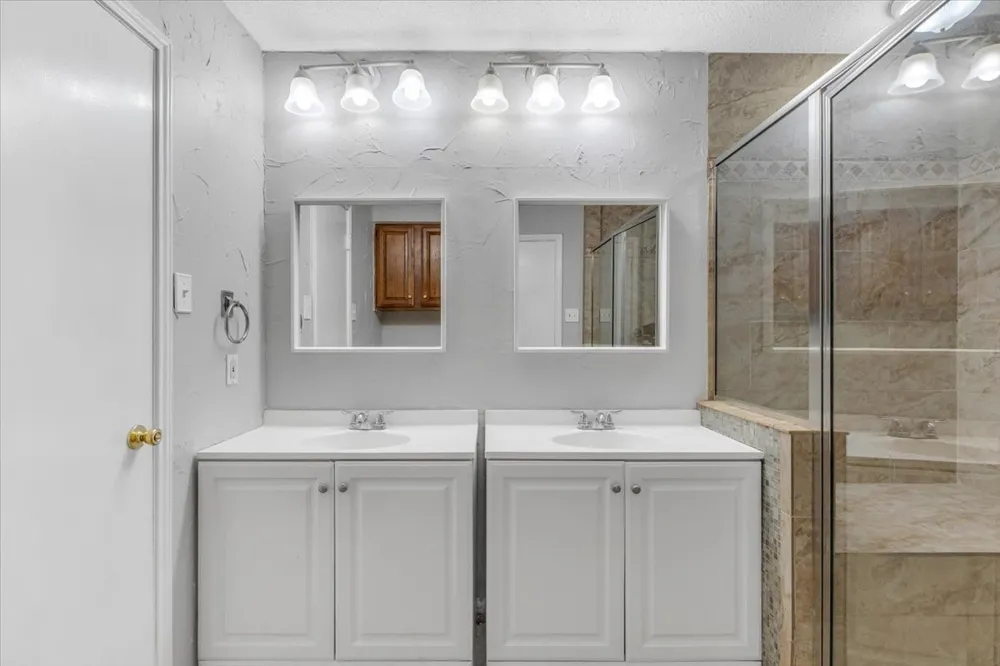 1908 Cloisters Drive #511 Arlington, TX 76011