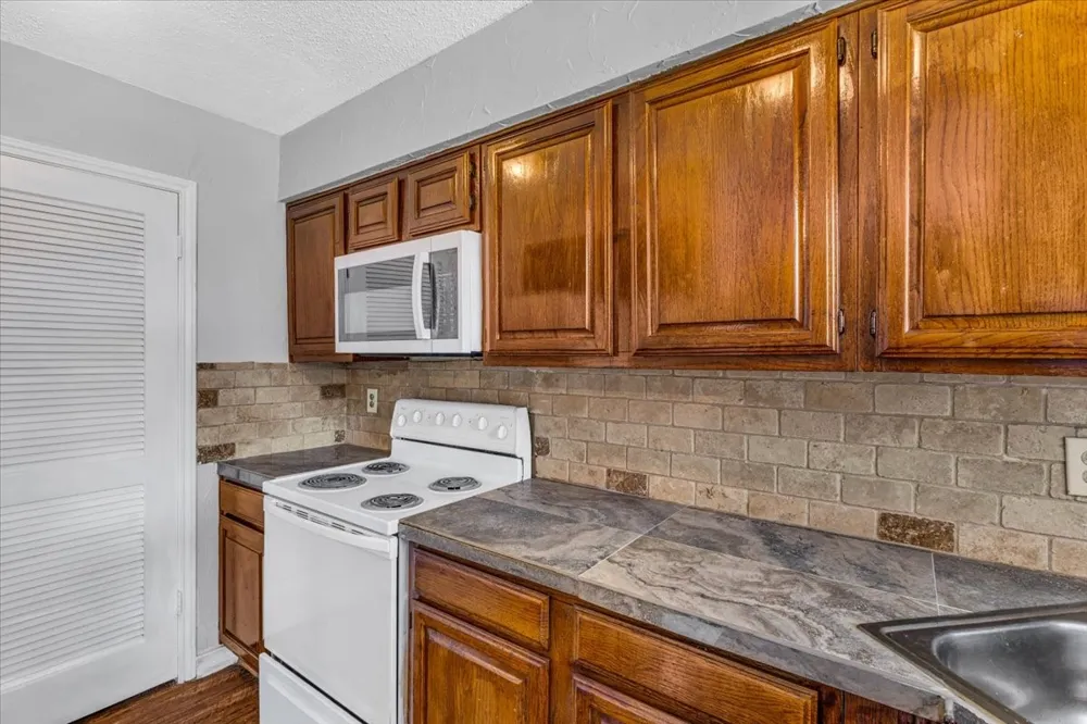 1908 Cloisters Drive #511 Arlington, TX 76011